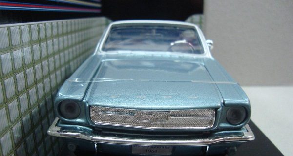 Motormax 1964 Ford Mustang 1/2 (64 buçuk) Diecast Model Maket Araba scale car koleksiyon hediye hayran models classic hobi metal araç