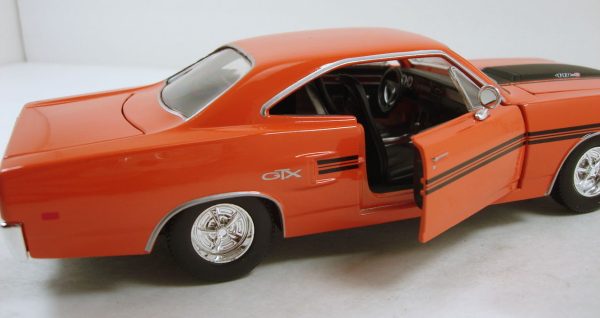 Maisto 1970 Plymouth GTX Diecast Model Araba 1:24 Model araba maket oyuncak scale diecast car koleksiyon hediye hayran models classic hobi hobby hediyelik metal araba